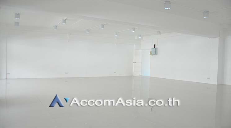 4  Office Space For Rent in Sukhumvit ,Bangkok BTS Phra khanong at Park Avenue AA14005